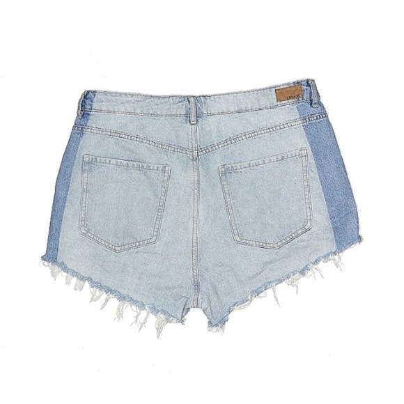 𝅺two tone fringe shorts - Picture 3 of 4